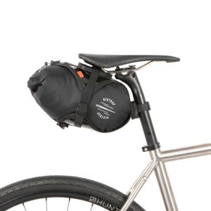 restrap-race-saddle-bag-7-litres